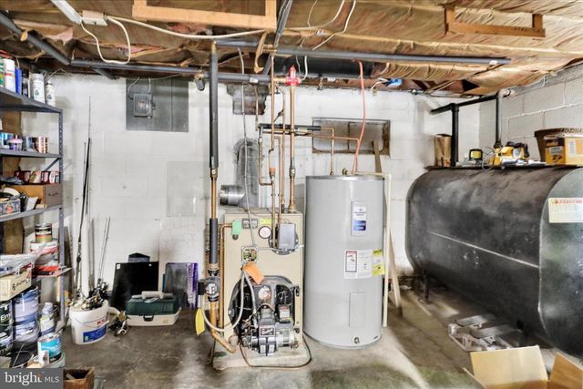 41 W COLLEGE AVE, Wernersville, PA 19565