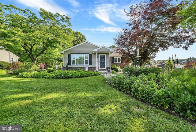 41 W COLLEGE AVE, Wernersville, PA 19565