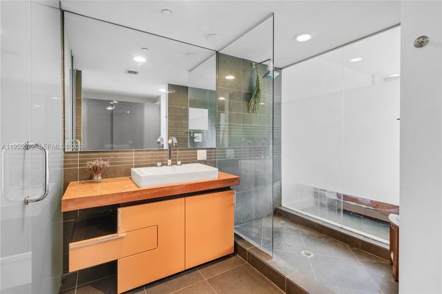 2155 Washington Ct 210, Miami Beach, FL 33139