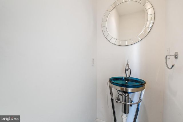 10 BATTERSEA LN, Fort Washington, MD 20744