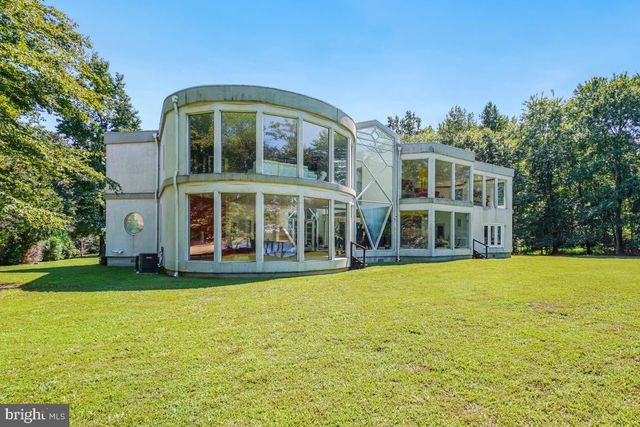 10 BATTERSEA LN, Fort Washington, MD 20744