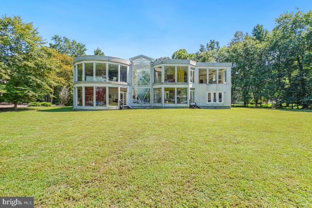 10 BATTERSEA LN, Fort Washington, MD 20744