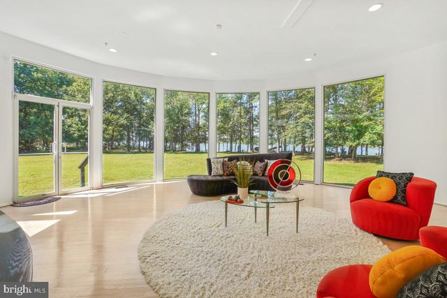 10 BATTERSEA LN, Fort Washington, MD 20744