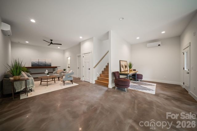 91 Glendale Avenue, Asheville, NC 28803