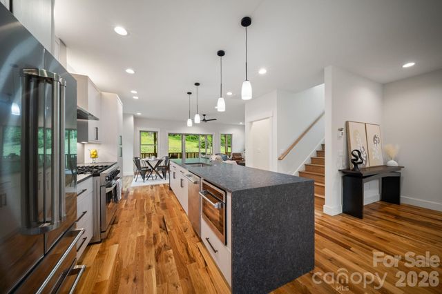 91 Glendale Avenue, Asheville, NC 28803