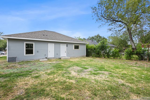 223 Florencia Ave, San Antonio, TX 78228