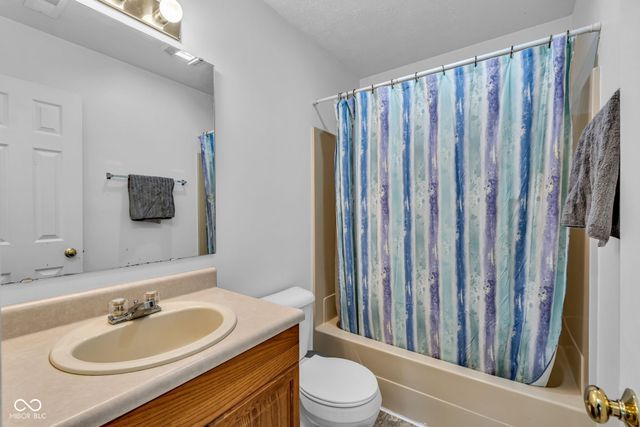 33 Cottonwood Court, Greencastle, IN 46135
