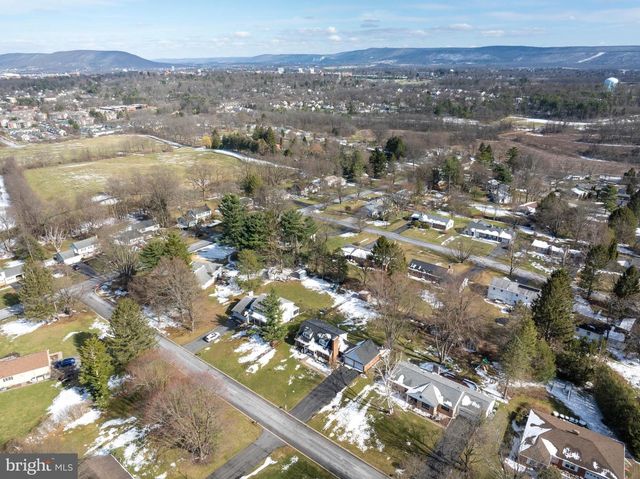 1628 CHERRY HILL RD N, State College, PA 16803