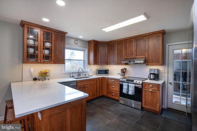 1628 CHERRY HILL RD N, State College, PA 16803