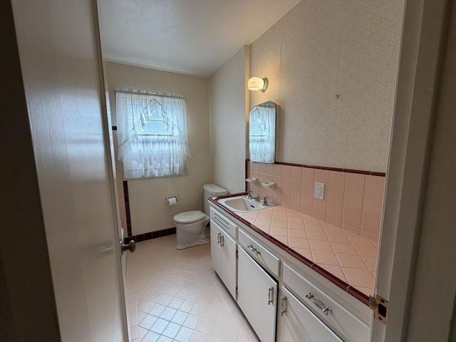 1619 Saint Francis Way, San Carlos, CA 94070