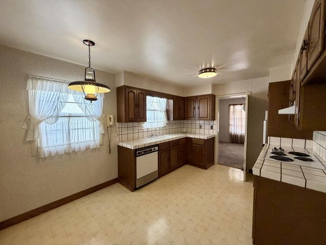 1619 Saint Francis Way, San Carlos, CA 94070