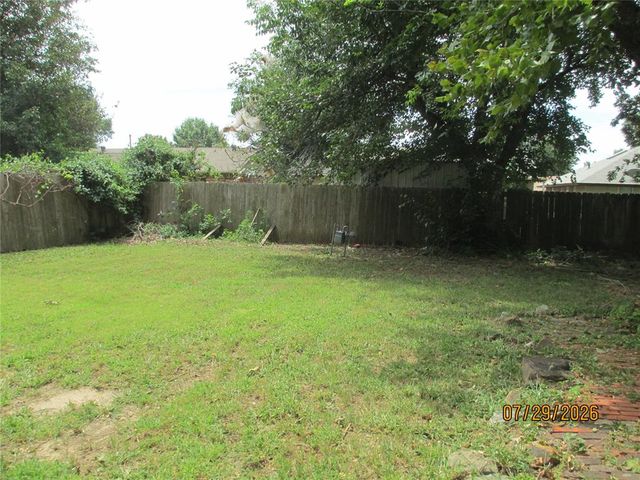 1052 NW 7th Place, Oklahoma City, OK 73160