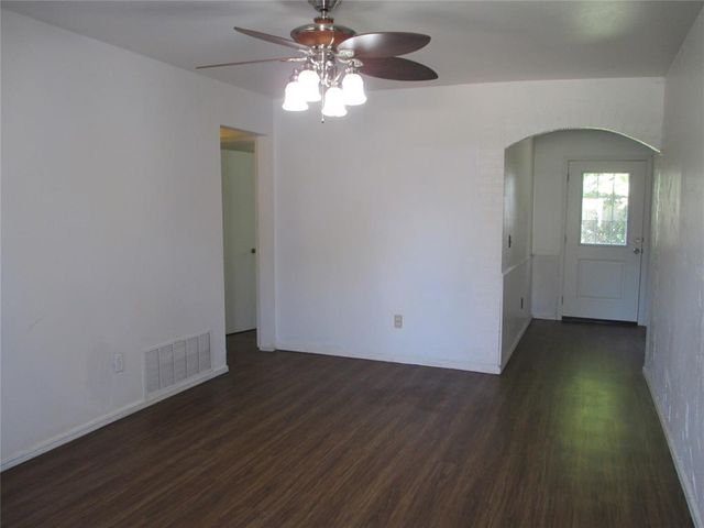 1052 NW 7th Place, Oklahoma City, OK 73160
