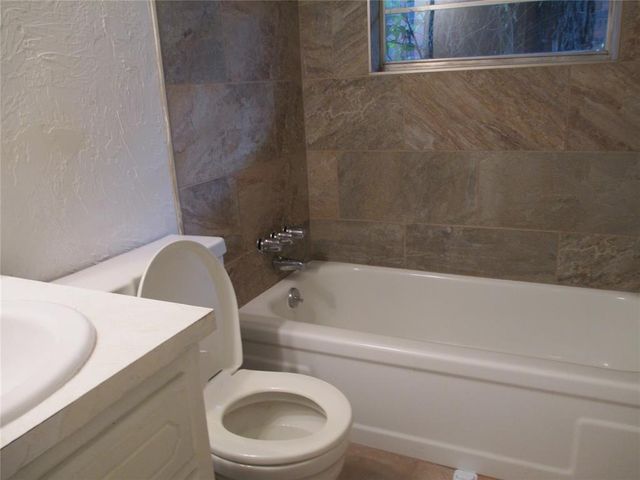1052 NW 7th Place, Oklahoma City, OK 73160