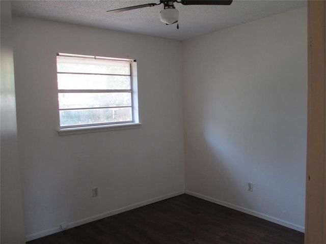1052 NW 7th Place, Oklahoma City, OK 73160