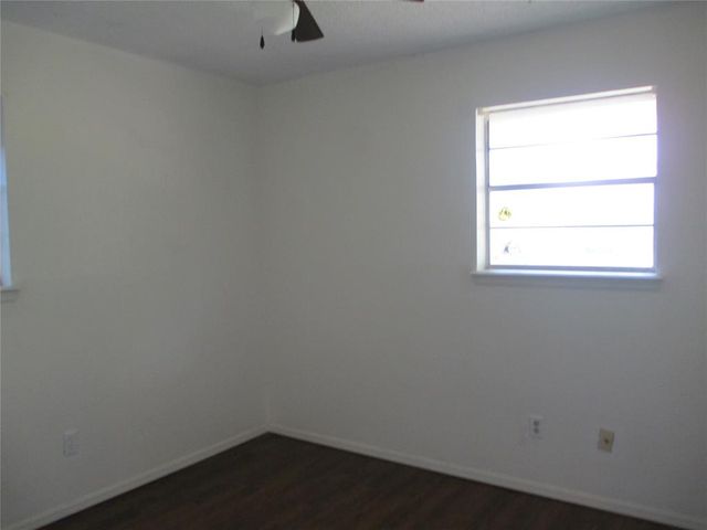 1052 NW 7th Place, Oklahoma City, OK 73160