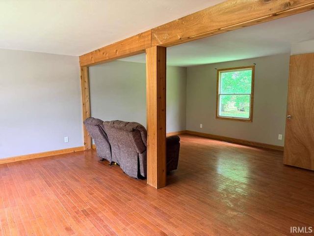 330 Burton Lane, Mitchell, IN 47446