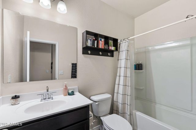 1042 W AVALON CANYON Drive, Casa Grande, AZ 85122