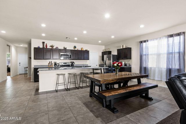 1042 W AVALON CANYON Drive, Casa Grande, AZ 85122