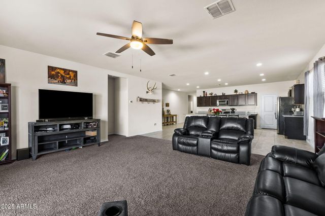 1042 W AVALON CANYON Drive, Casa Grande, AZ 85122