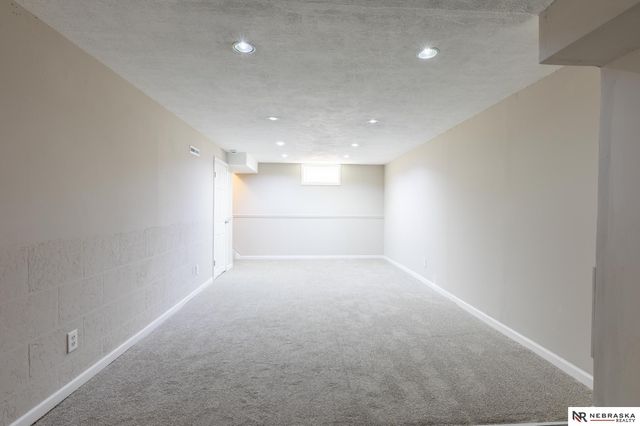 5103 S 92nd Street, Omaha, NE 68127