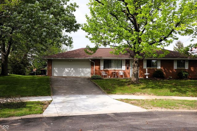 706 Bobs Court, Beech Grove, IN 46107