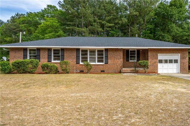 7299 Laurenburg Road, Raeford, NC 28376