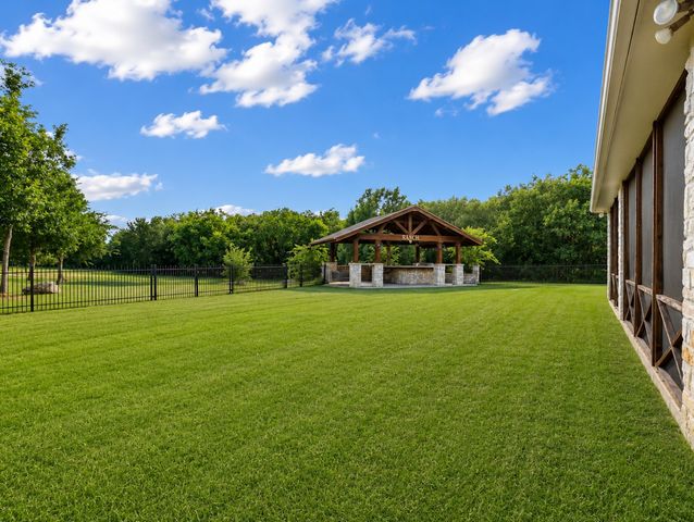 16900 County Road 706, Leonard, TX 75452