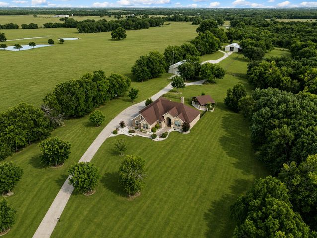 16900 County Road 706, Leonard, TX 75452