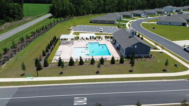 653 Strawberry Field Way, Galivants Ferry, SC 29544