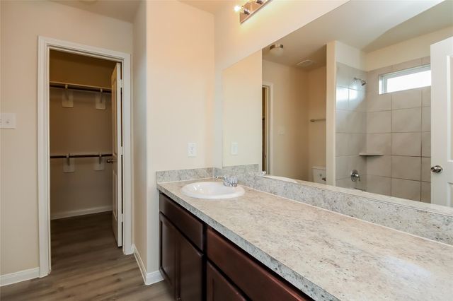 5815 Northern Oak Street, Houston, TX 77016