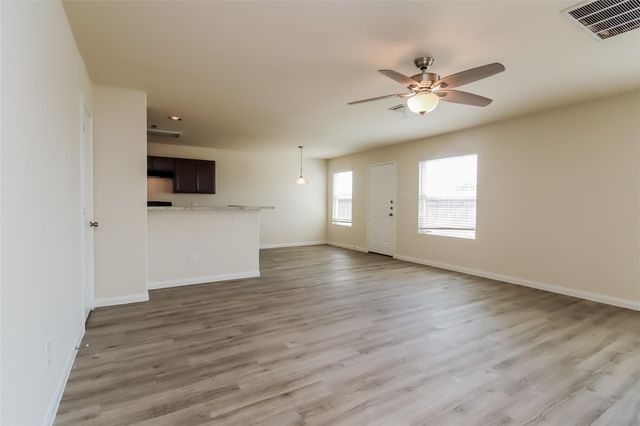 5815 Northern Oak Street, Houston, TX 77016
