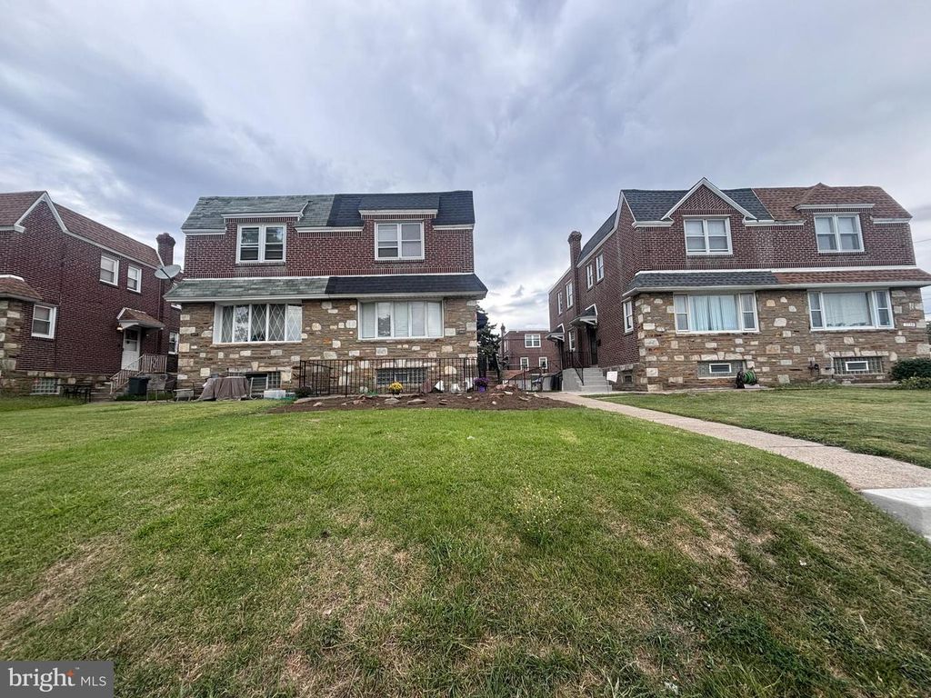 2755 RHAWN ST, Philadelphia, PA 19152