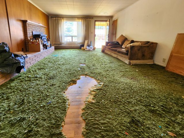 217 W Watkins Street, Cave Junction, OR 97523