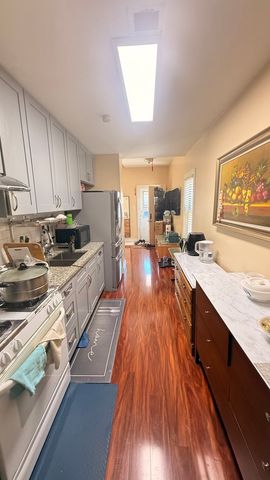 2728 W 39th Place, Chicago, IL 60632