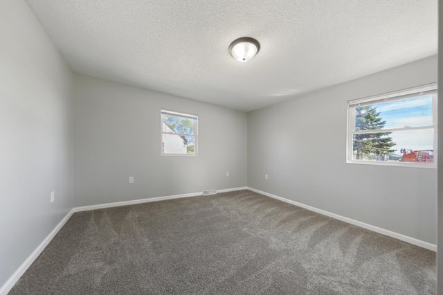 508 20th Street NW, Faribault, MN 55021