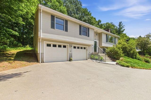 19 Westview Ter, Easthampton, MA 01027