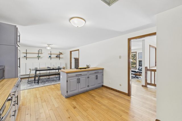 19 Westview Ter, Easthampton, MA 01027