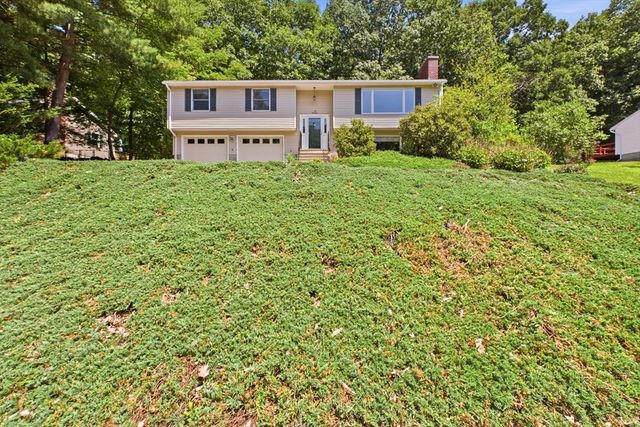 19 Westview Ter, Easthampton, MA 01027
