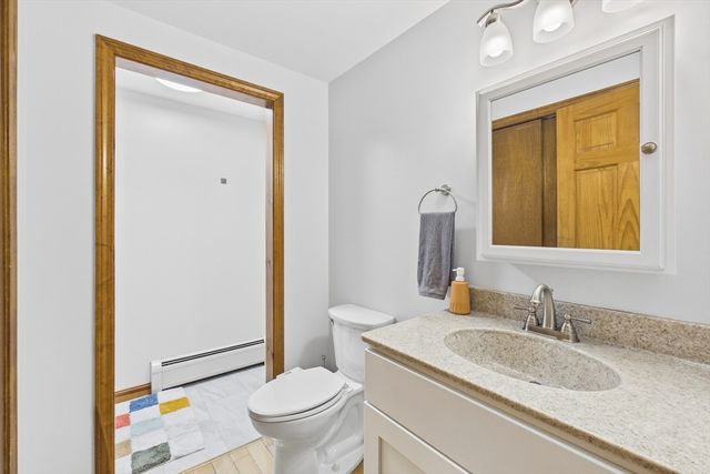 19 Westview Ter, Easthampton, MA 01027