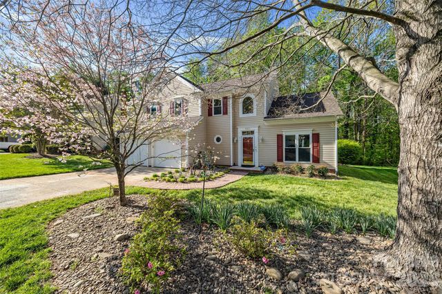 8607 Piccone Brook Lane, Charlotte, NC 28216