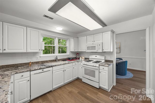 8607 Piccone Brook Lane, Charlotte, NC 28216