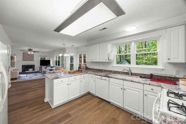 8607 Piccone Brook Lane, Charlotte, NC 28216