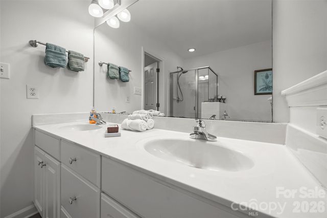 8607 Piccone Brook Lane, Charlotte, NC 28216