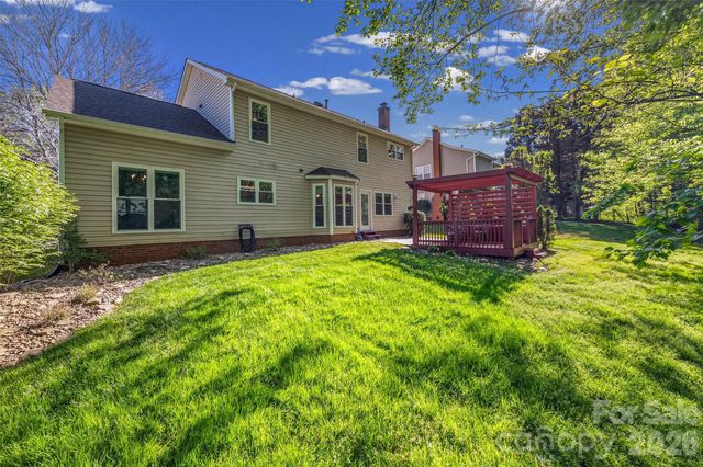 8607 Piccone Brook Lane, Charlotte, NC 28216