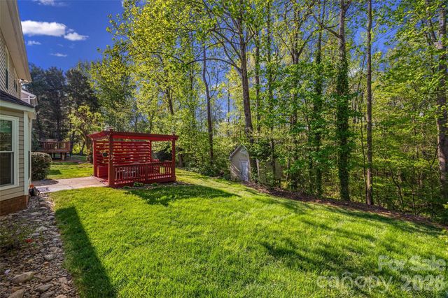 8607 Piccone Brook Lane, Charlotte, NC 28216