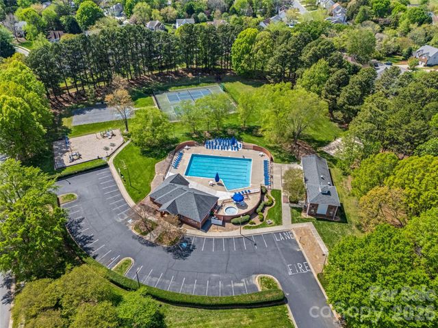 8607 Piccone Brook Lane, Charlotte, NC 28216