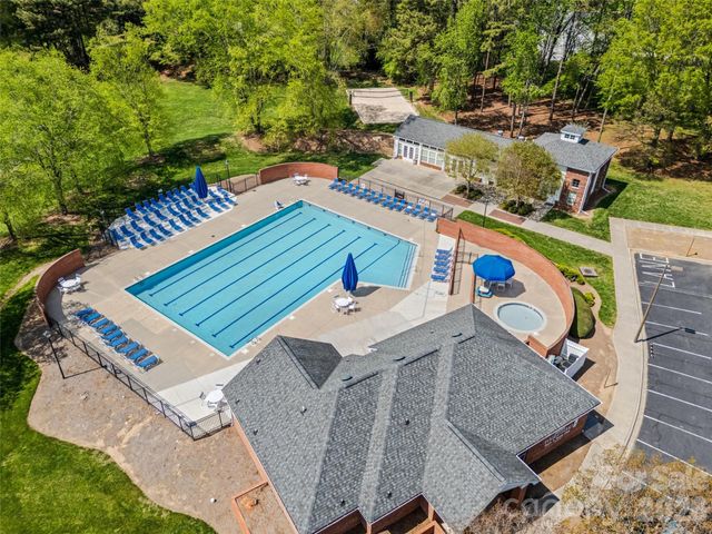 8607 Piccone Brook Lane, Charlotte, NC 28216