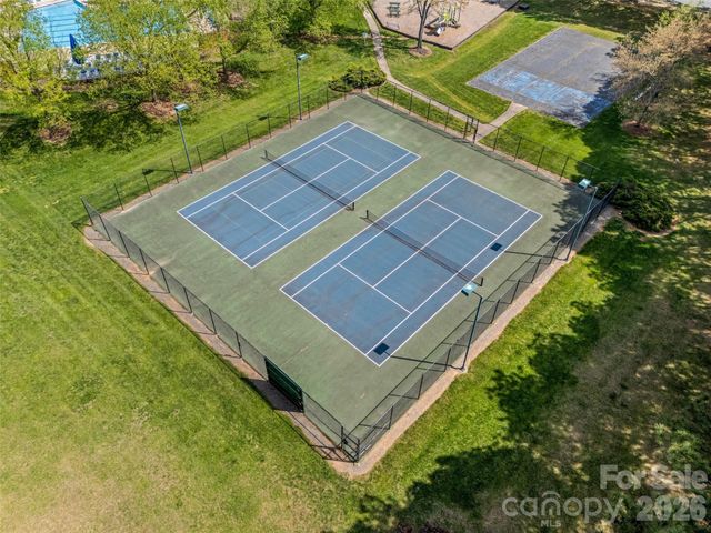 8607 Piccone Brook Lane, Charlotte, NC 28216