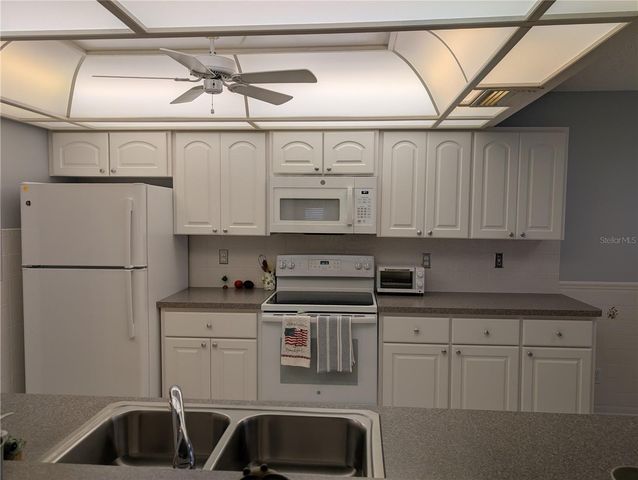 9018 37TH STREET N, Pinellas Park, FL 33782